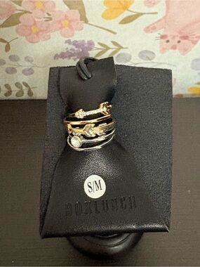 Boxlunch stackable rings in silver and gold tones with rhinestones. Size S/M New